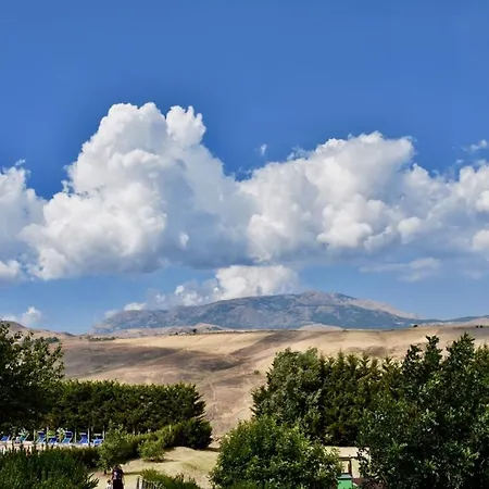 Sleeps 4 With Pool Appartamento Castellana Sicula