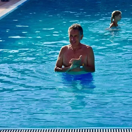 Appartamento Sleeps 4 With Pool Castellana Sicula