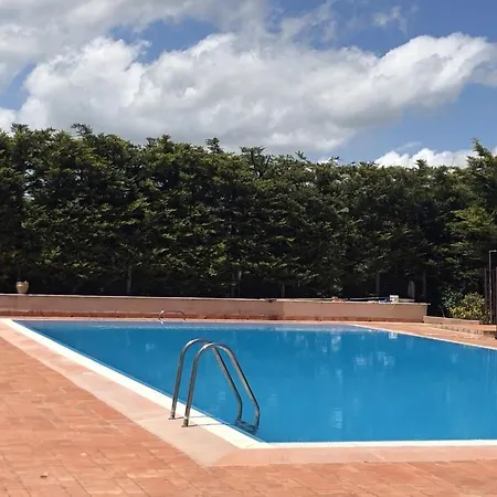 Sleeps 4 With Pool Appartamento Castellana Sicula