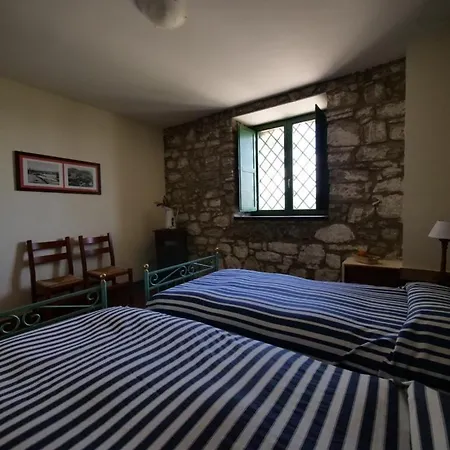 Sleeps 4 With Pool Appartamento Castellana Sicula