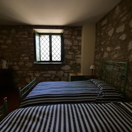 Sleeps 4 With Pool * Castellana Sicula